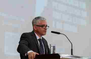  Brasil defendeu democracia melhor que EUA, diz professor de Harvard 